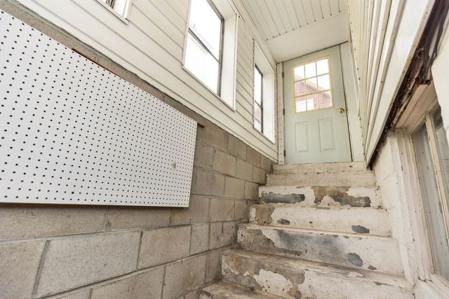 6 Buck Street, Nashua, NH 03060