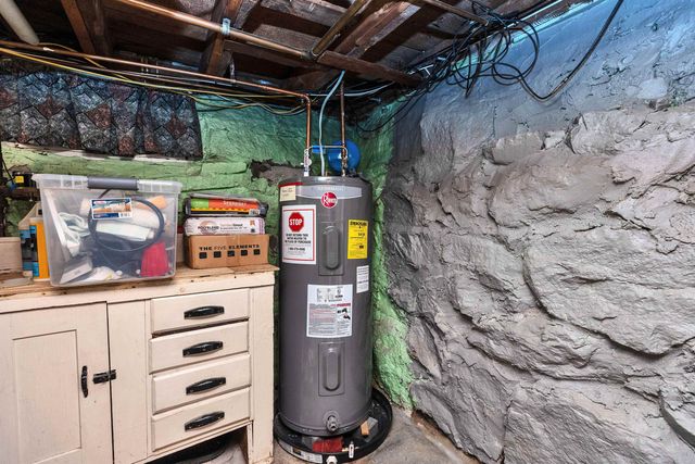 6 Buck Street, Nashua, NH 03060