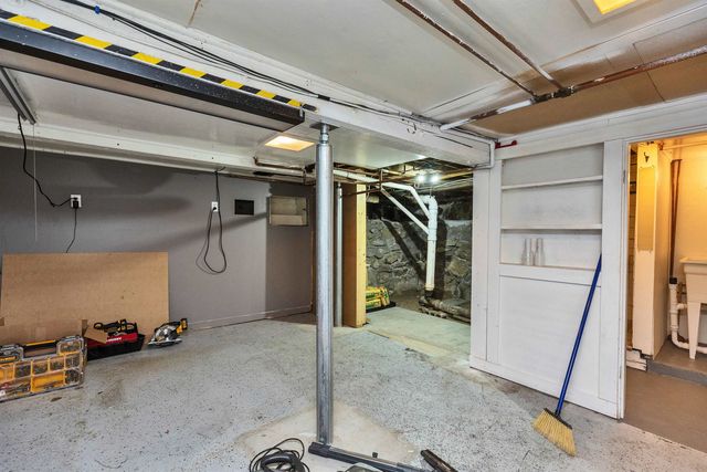 6 Buck Street, Nashua, NH 03060