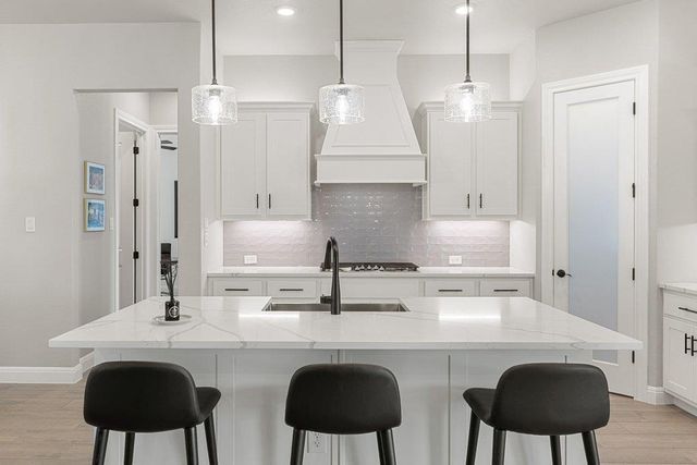 1006 Woodpark LN, Georgetown, TX 78633