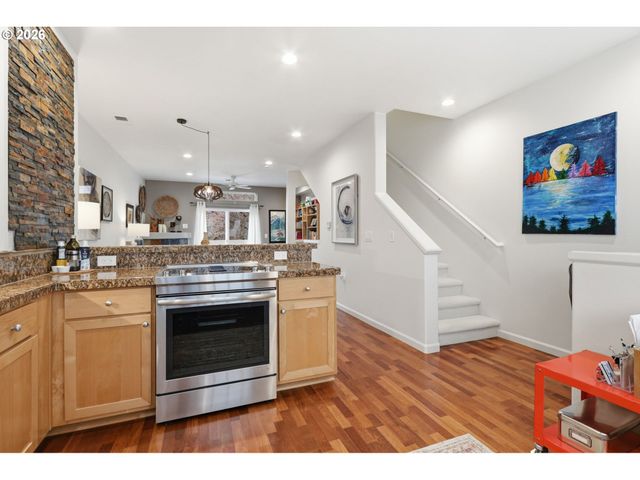 10308 Sw HOLLYRIDGE Ln, Beaverton, OR 97005