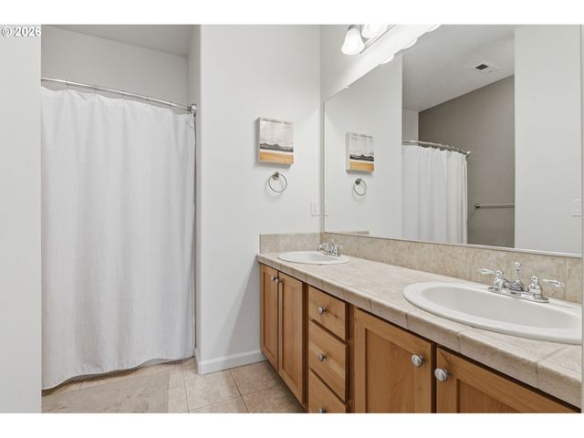 10308 Sw HOLLYRIDGE Ln, Beaverton, OR 97005