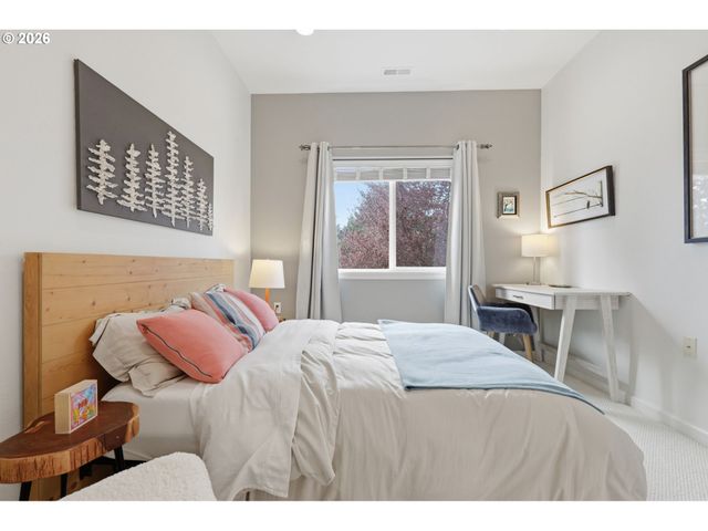 10308 Sw HOLLYRIDGE Ln, Beaverton, OR 97005