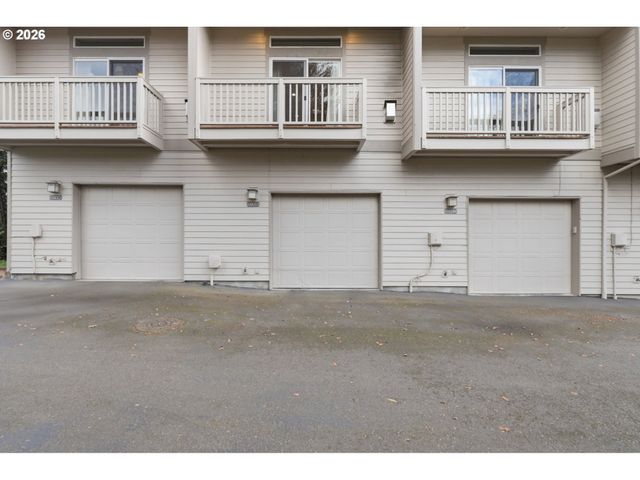 10308 Sw HOLLYRIDGE Ln, Beaverton, OR 97005