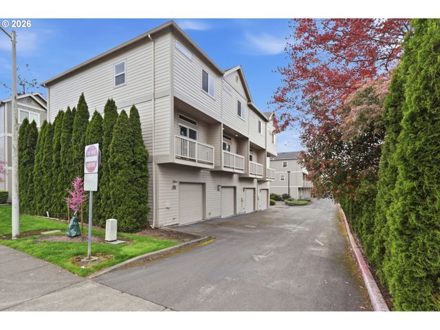 10308 Sw HOLLYRIDGE Ln, Beaverton, OR 97005