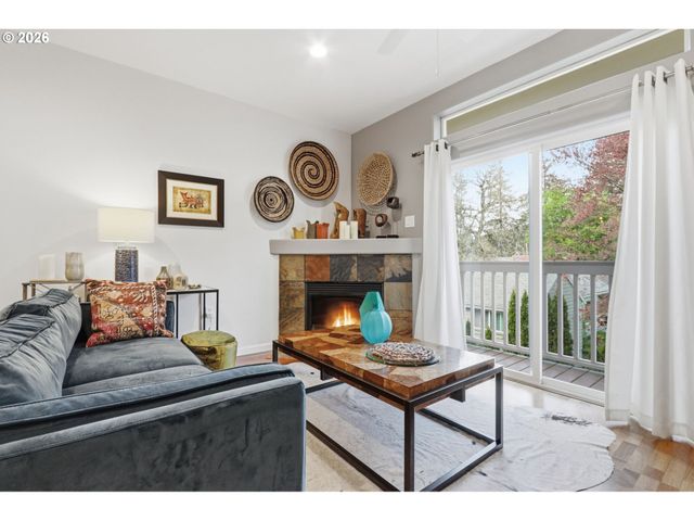 10308 Sw HOLLYRIDGE Ln, Beaverton, OR 97005