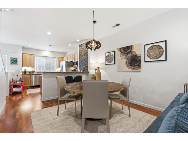 10308 Sw HOLLYRIDGE Ln, Beaverton, OR 97005