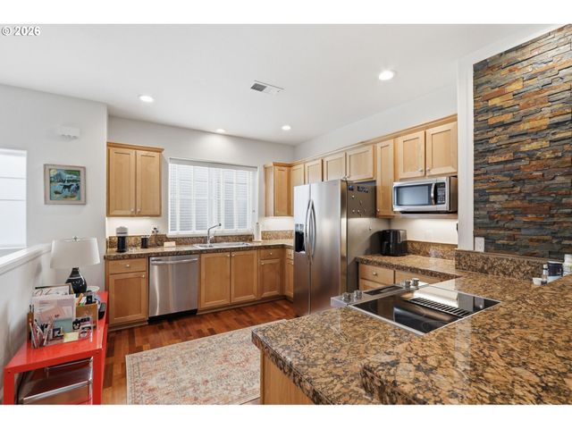 10308 Sw HOLLYRIDGE Ln, Beaverton, OR 97005