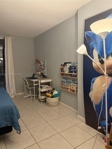 1670 NE 191st St 115-3, Miami, FL 33179