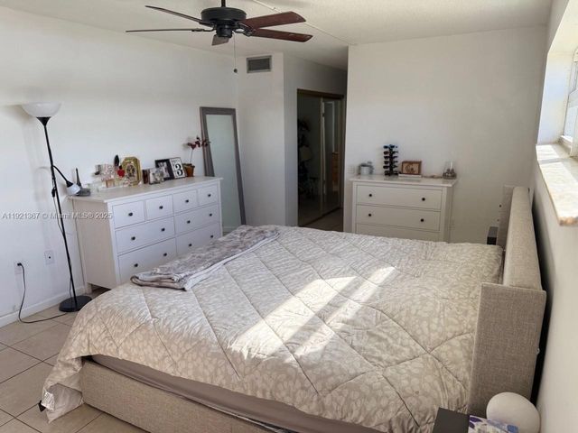 1670 NE 191st St 115-3, Miami, FL 33179