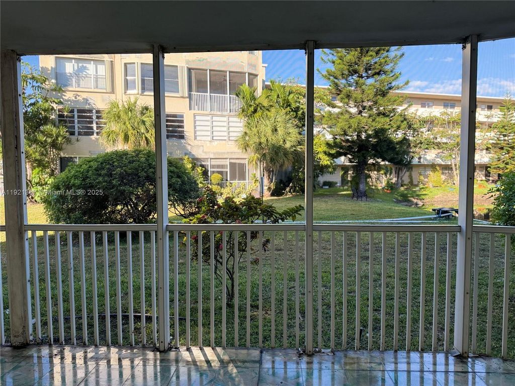 1670 NE 191st St 115-3, Miami, FL 33179