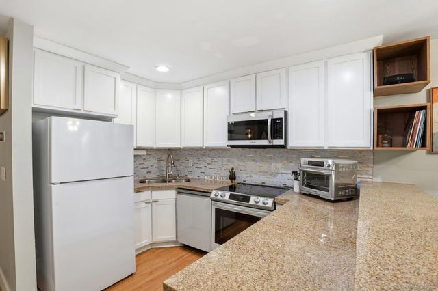 519 Shady Ln B, El Cajon, CA 92021