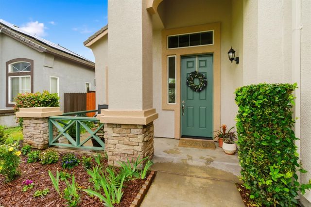 1754 Komenich Dr, Manteca, CA 95336