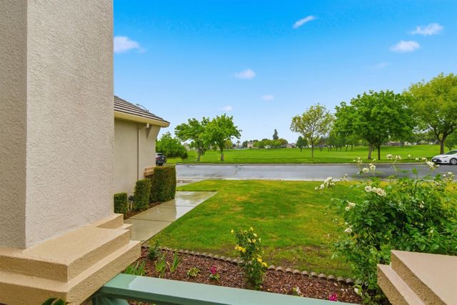 1754 Komenich Dr, Manteca, CA 95336