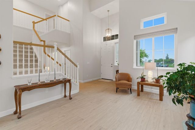 1754 Komenich Dr, Manteca, CA 95336