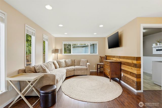 4705 237th Street SW, Mountlake Terrace, WA 98043