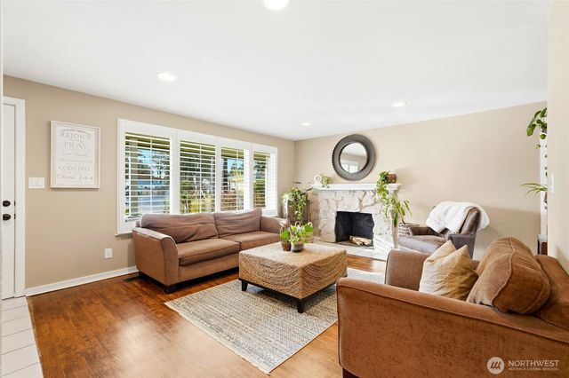 4705 237th Street SW, Mountlake Terrace, WA 98043