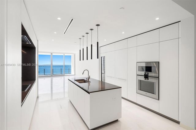 300 Biscayne Boulevard Way 1904C, Miami, FL 33131