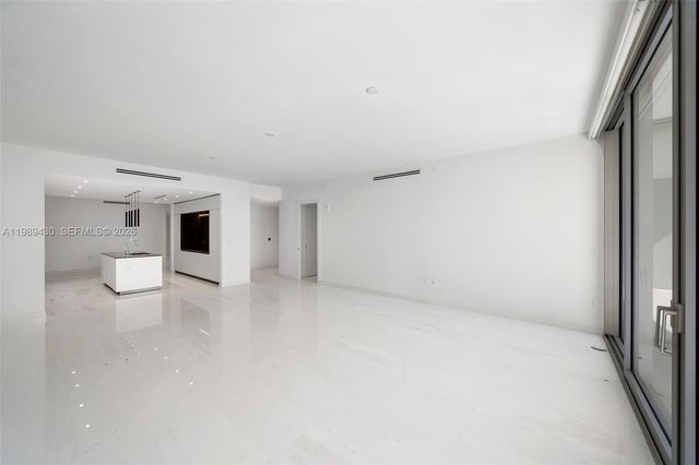 300 Biscayne Boulevard Way 1904C, Miami, FL 33131