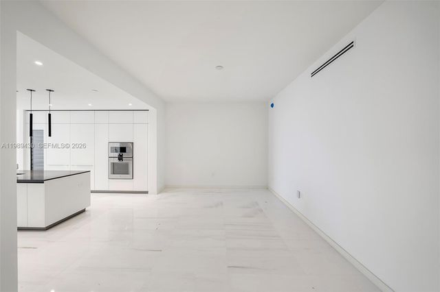 300 Biscayne Boulevard Way 1904C, Miami, FL 33131