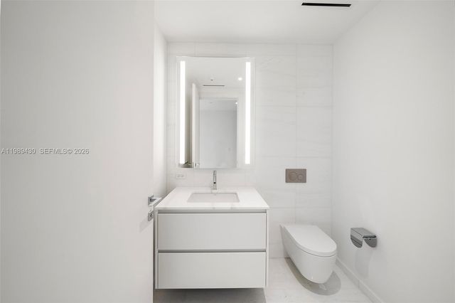 300 Biscayne Boulevard Way 1904C, Miami, FL 33131