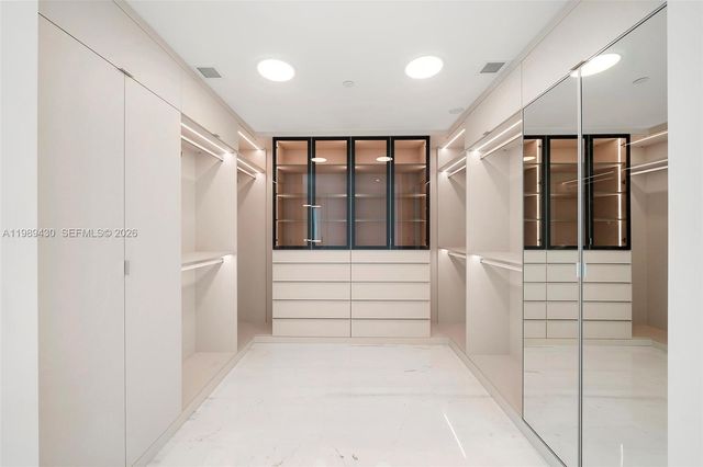 300 Biscayne Boulevard Way 1904C, Miami, FL 33131