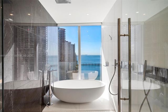 300 Biscayne Boulevard Way 1904C, Miami, FL 33131