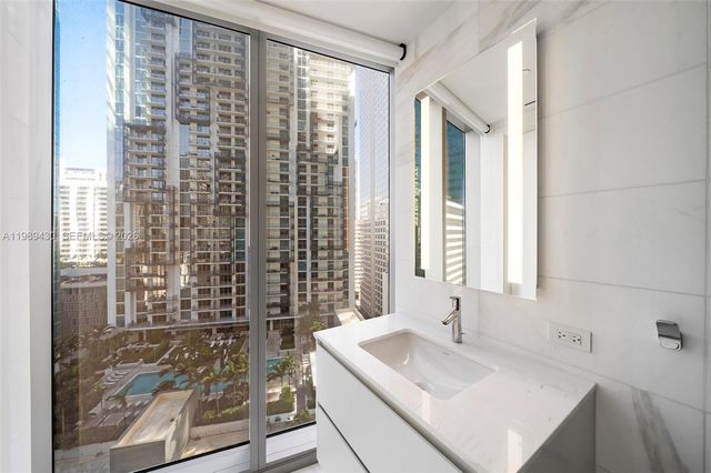 300 Biscayne Boulevard Way 1904C, Miami, FL 33131