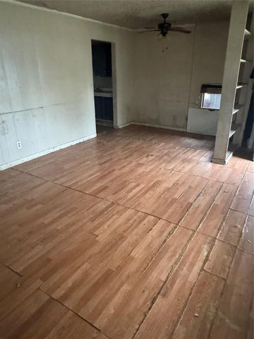 5950 Doolittle Boulevard, Houston, TX 77033