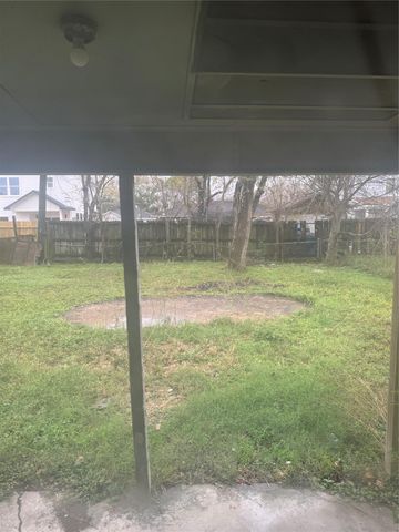 5950 Doolittle Boulevard, Houston, TX 77033