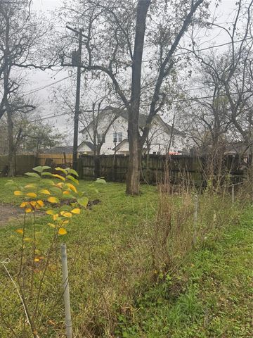 5950 Doolittle Boulevard, Houston, TX 77033