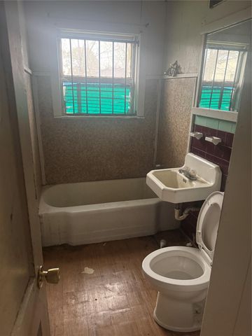 5950 Doolittle Boulevard, Houston, TX 77033