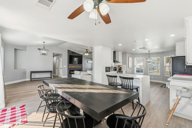 6203 W San Madele Avenue, Fresno, CA 93723