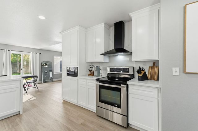 6203 W San Madele Avenue, Fresno, CA 93723