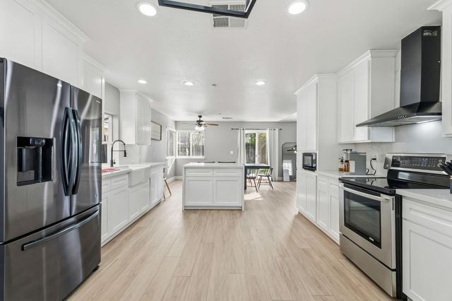 6203 W San Madele Avenue, Fresno, CA 93723