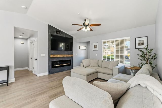 6203 W San Madele Avenue, Fresno, CA 93723