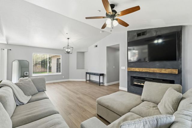 6203 W San Madele Avenue, Fresno, CA 93723