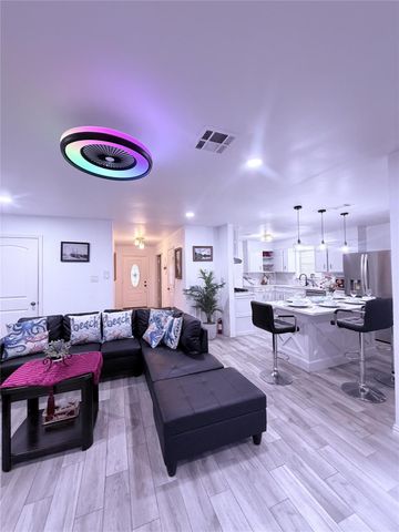 5420 Avenue O, Galveston, TX 77551