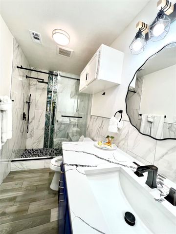 5420 Avenue O, Galveston, TX 77551