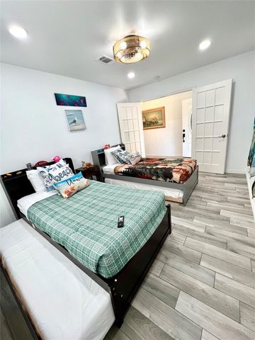 5420 Avenue O, Galveston, TX 77551