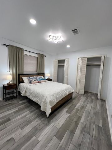 5420 Avenue O, Galveston, TX 77551