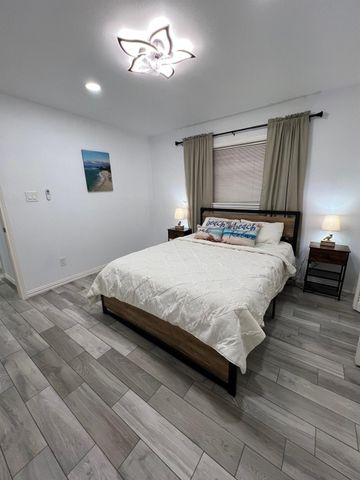 5420 Avenue O, Galveston, TX 77551