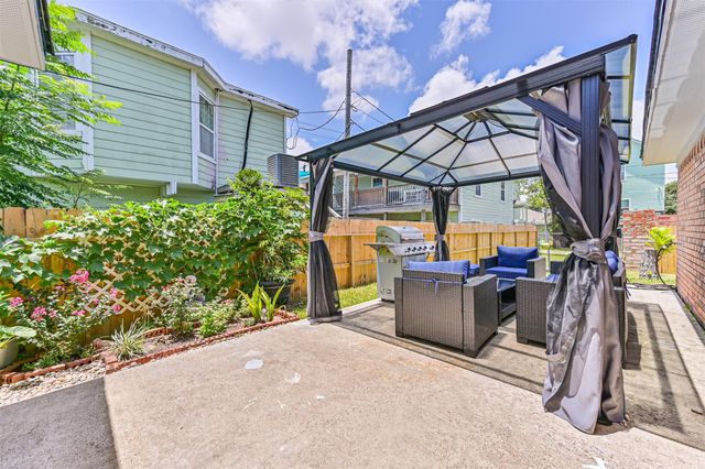 5420 Avenue O, Galveston, TX 77551