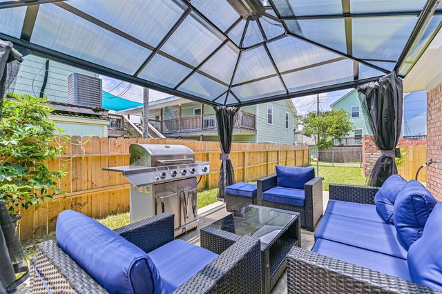 5420 Avenue O, Galveston, TX 77551