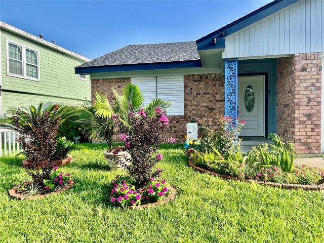 5420 Avenue O, Galveston, TX 77551