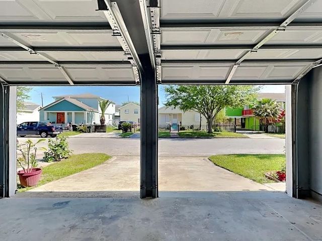 5420 Avenue O, Galveston, TX 77551