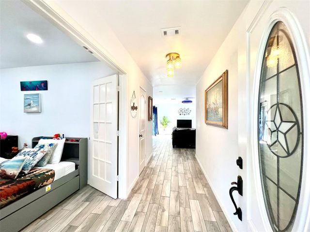 5420 Avenue O, Galveston, TX 77551