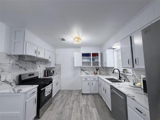 5420 Avenue O, Galveston, TX 77551