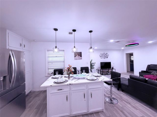 5420 Avenue O, Galveston, TX 77551