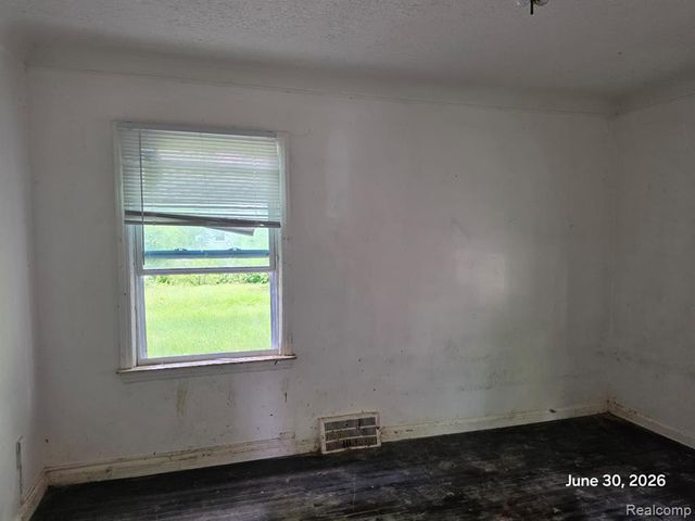 18675 Avon Avenue, Detroit, MI 48219